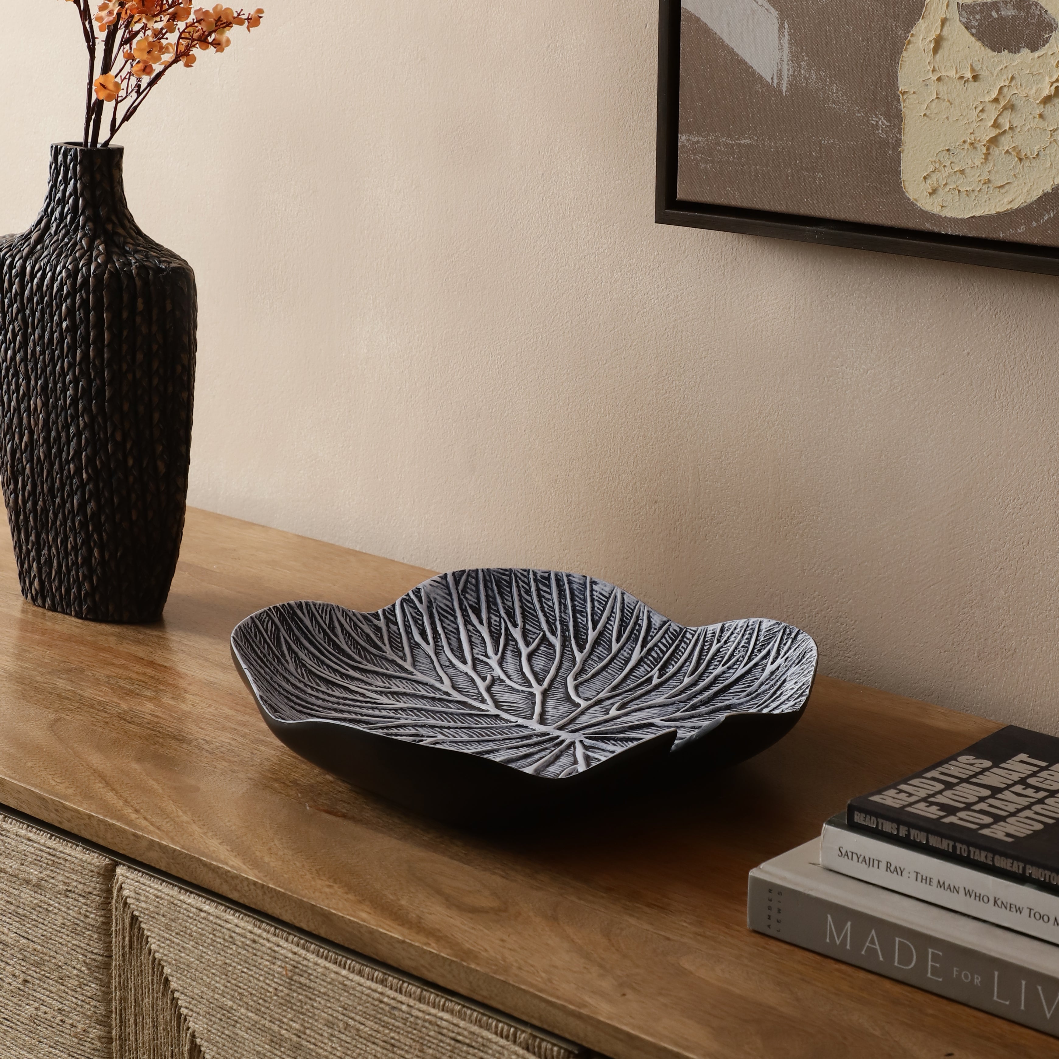Palmera Leaf Platter Table Accent (Black)