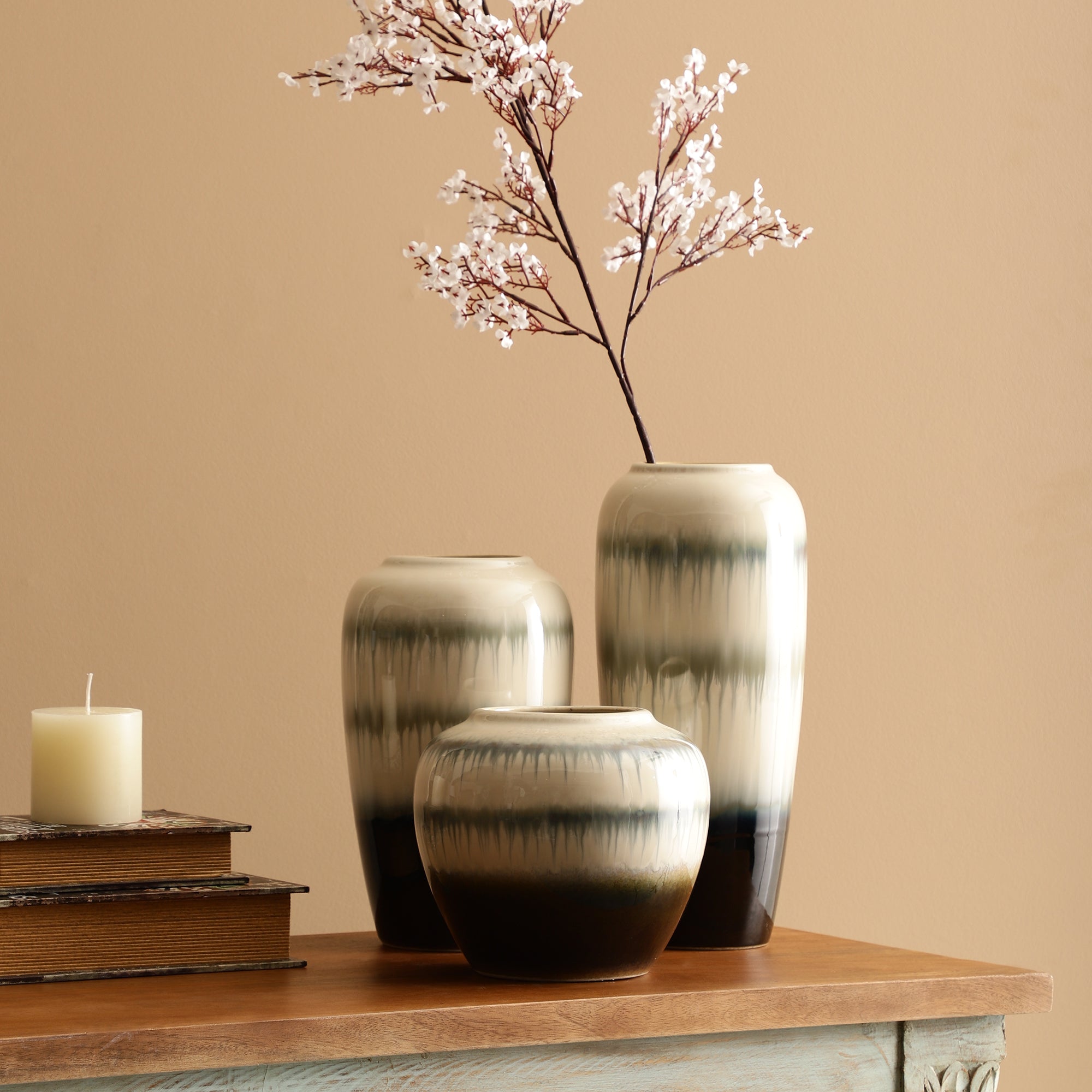 Blue/White Shaded Ceramic Vase (Single)