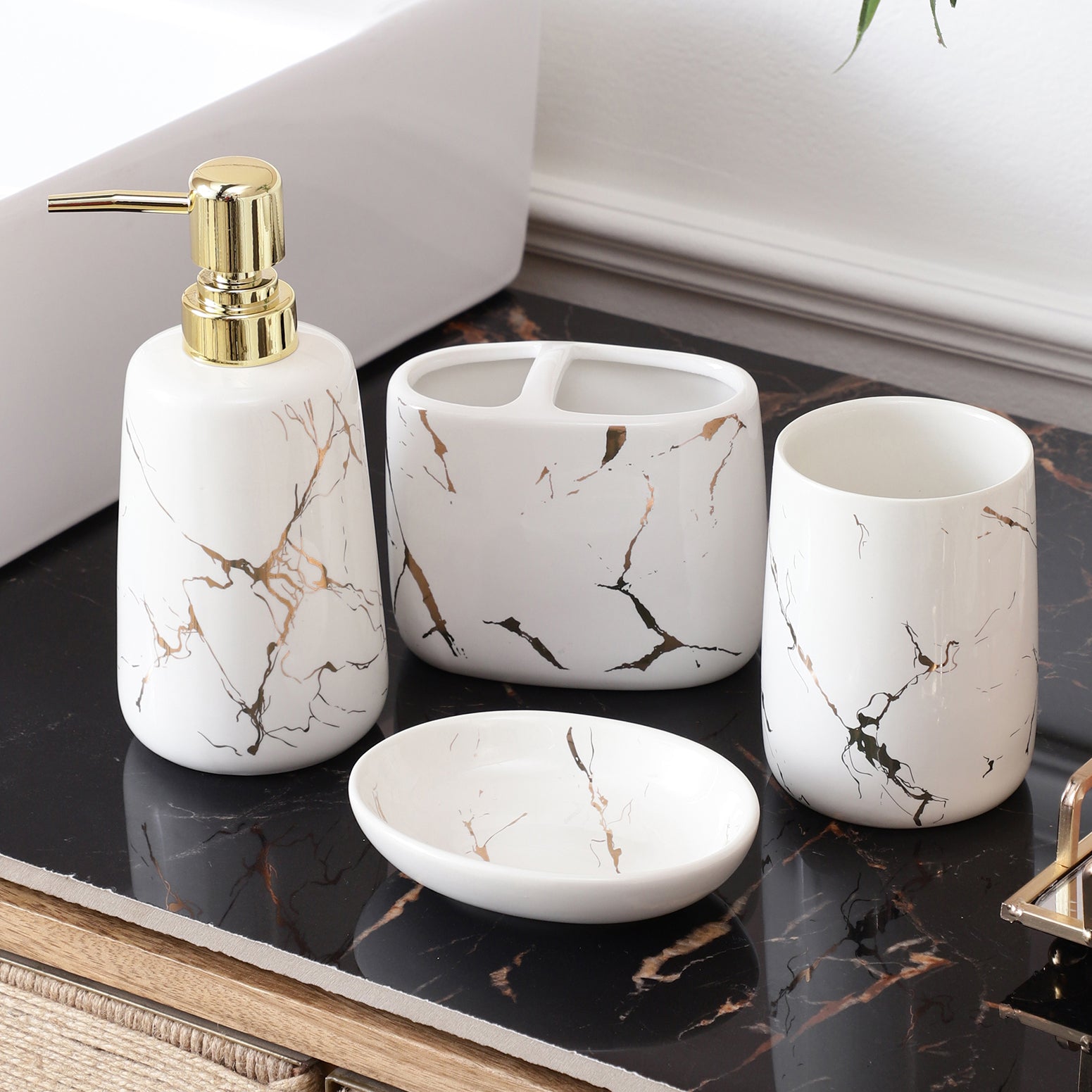 White-Gold Marble Pattern 4 Piece Bath Set