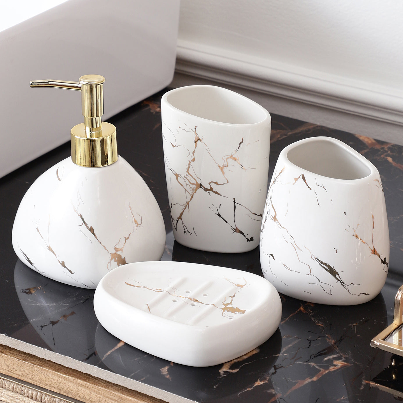 White-Gold Marble Pattern 4 piece Bath Set (Asymetrical)