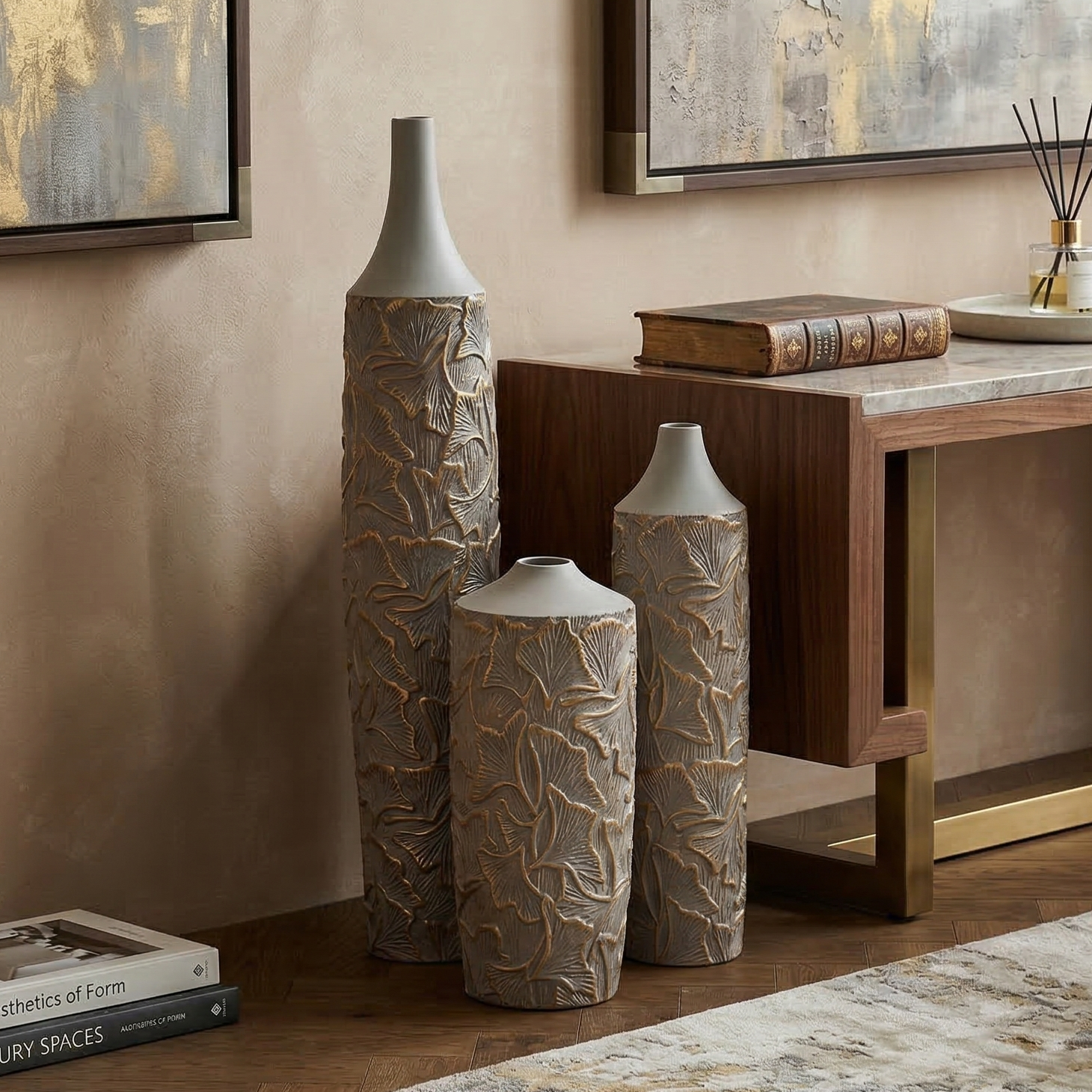 Varia Sculpted Vase (Single)