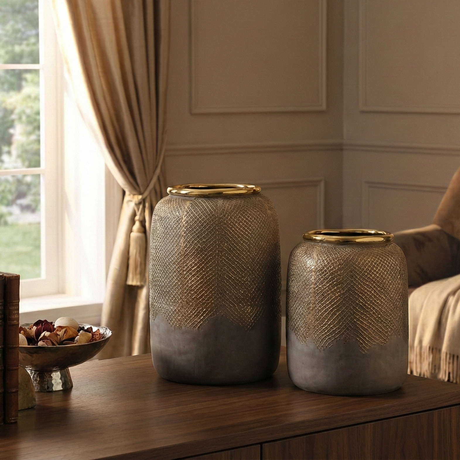 Luxe Gold Chequered Vase (Single)