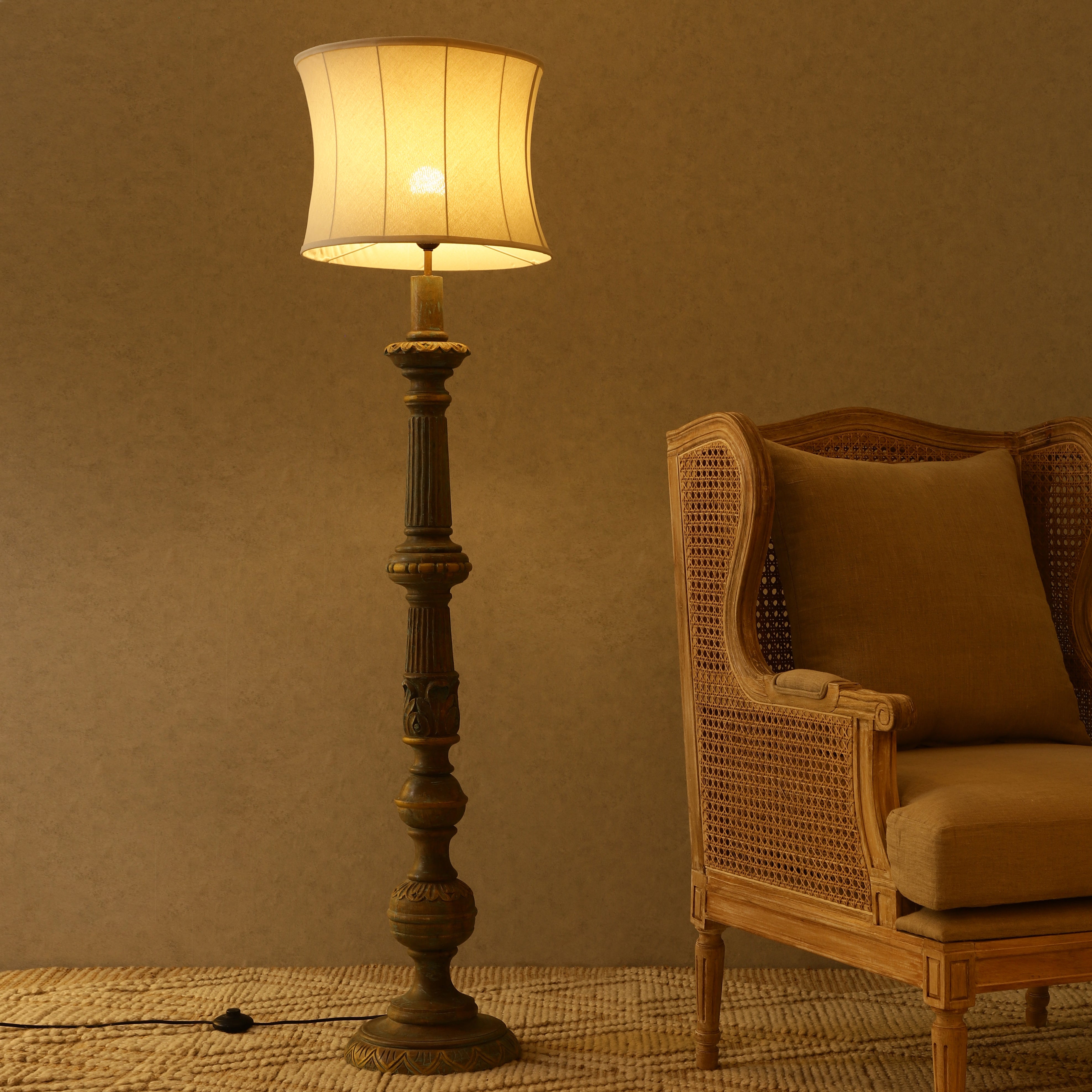 Grandiose Rustic Floor Lamp