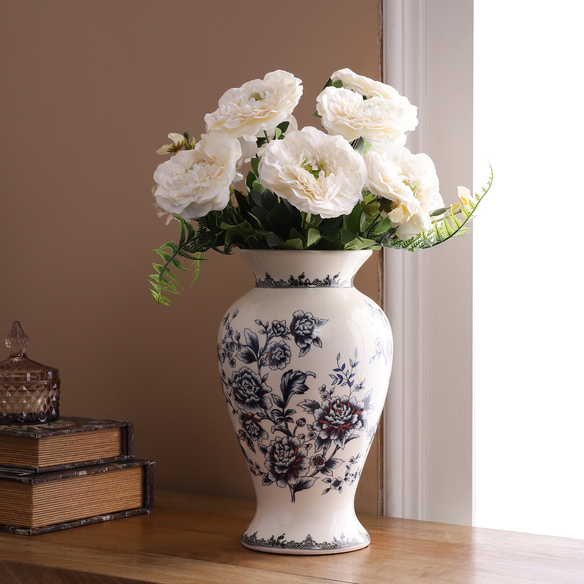 White Ranunculus Fern Bunch (Single)