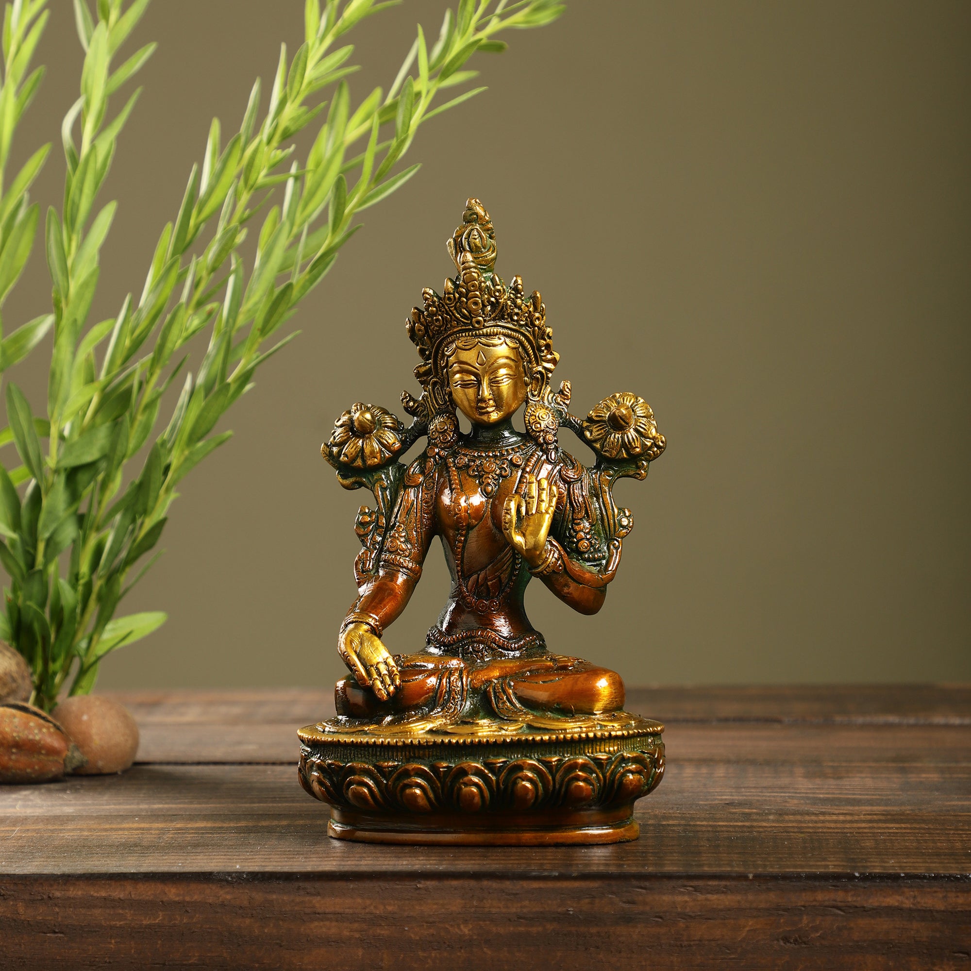 Brass Sitting Tara Idol