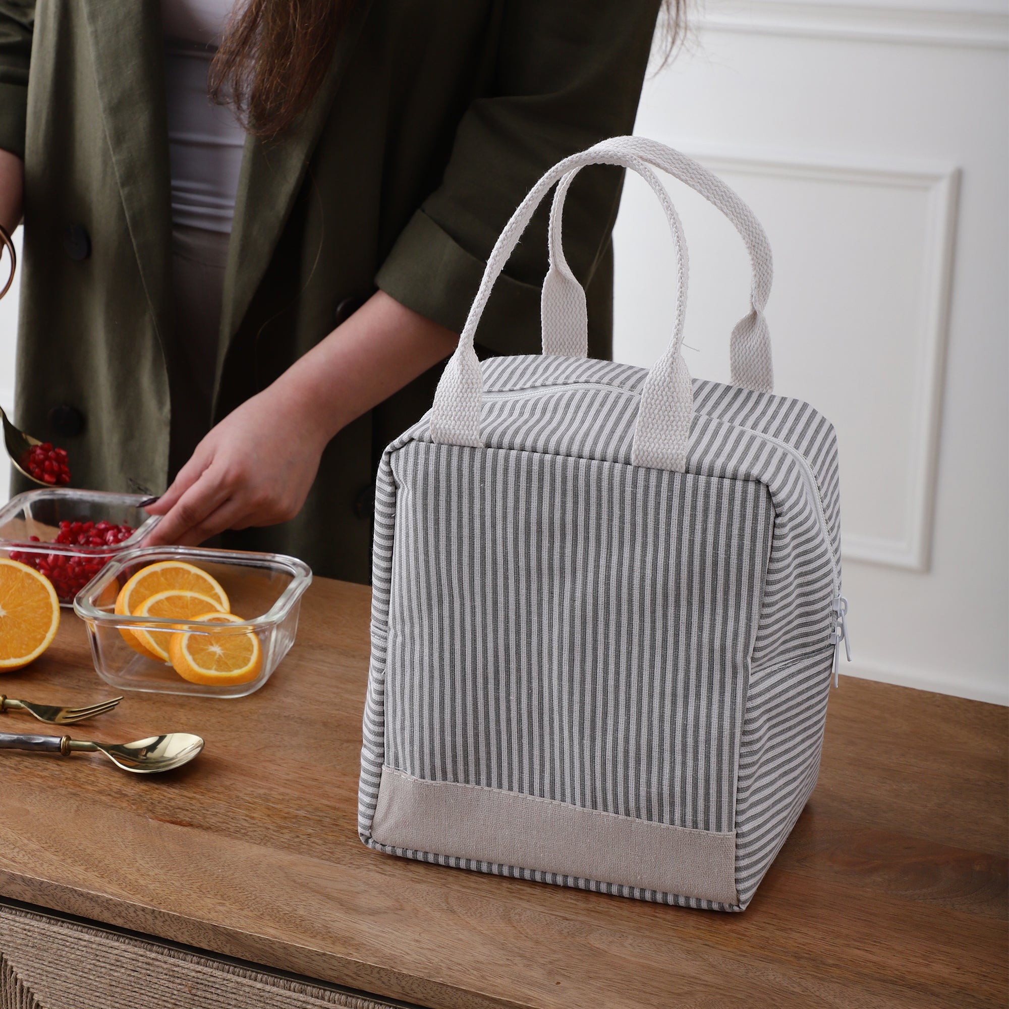 Modern Stripped Insulated Lunch Bag (Grey)