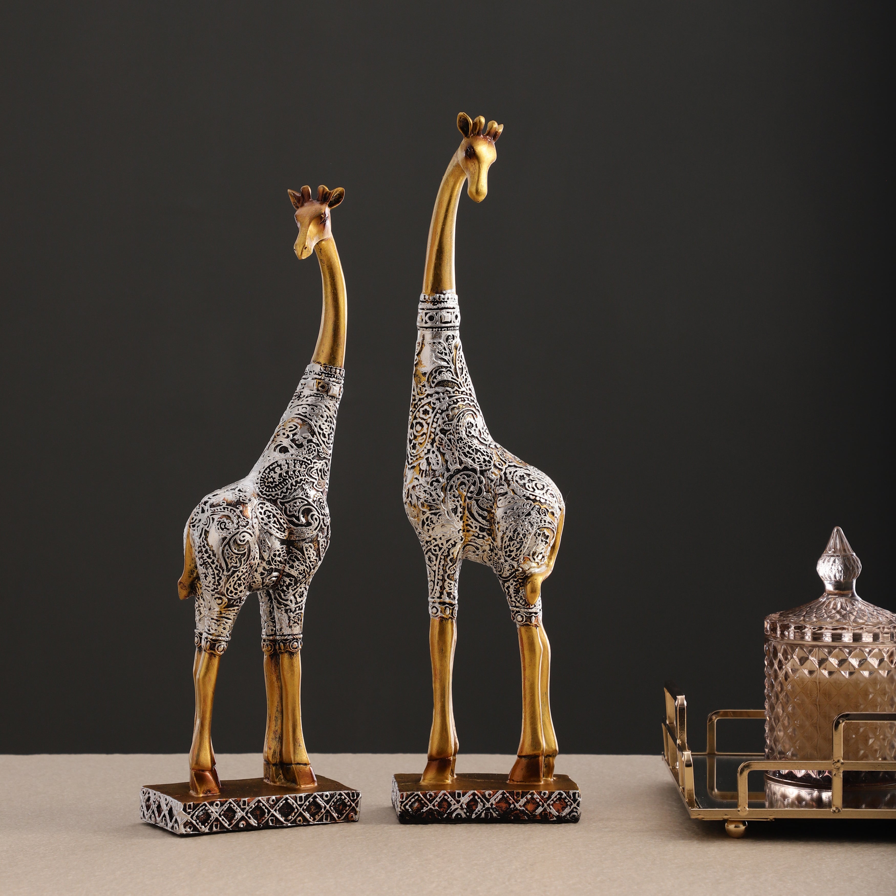 Couple Giraffe Statue Set (Set of 2)