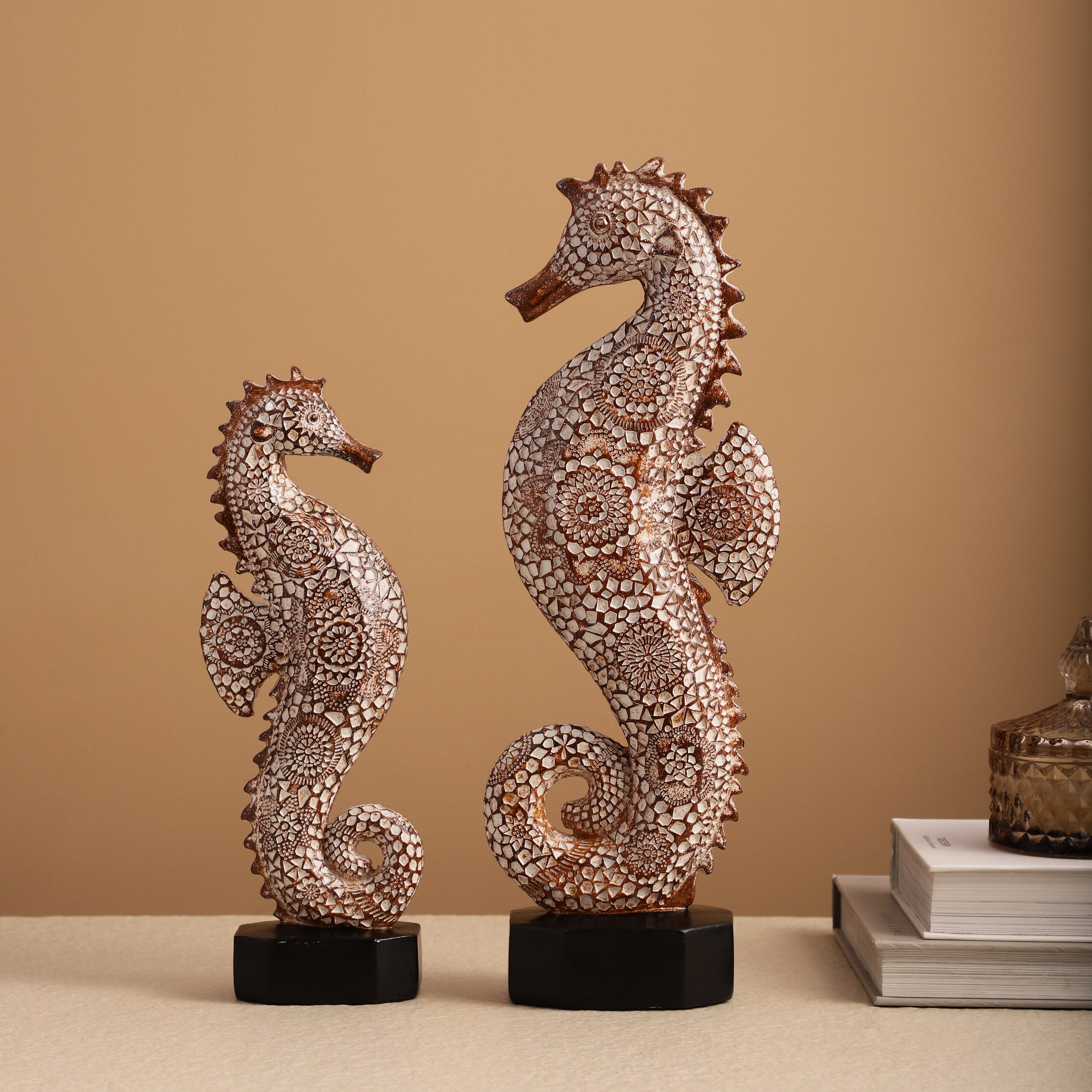 Elegant Seahorse Duo Statues (Set of 2)