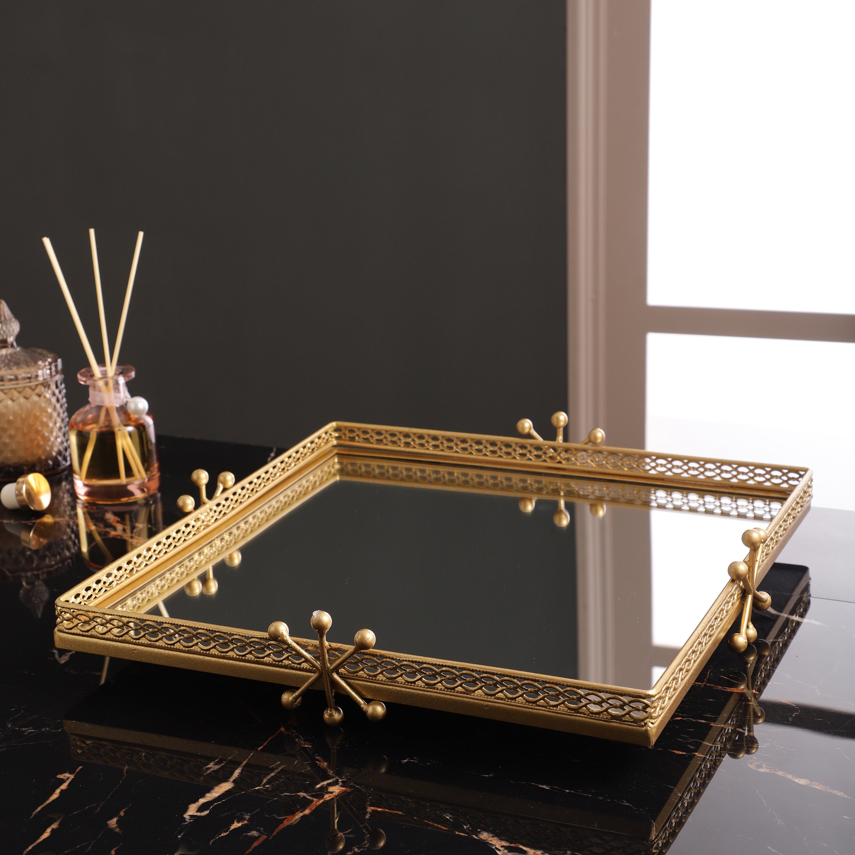 Meshed Square Mirror Tray