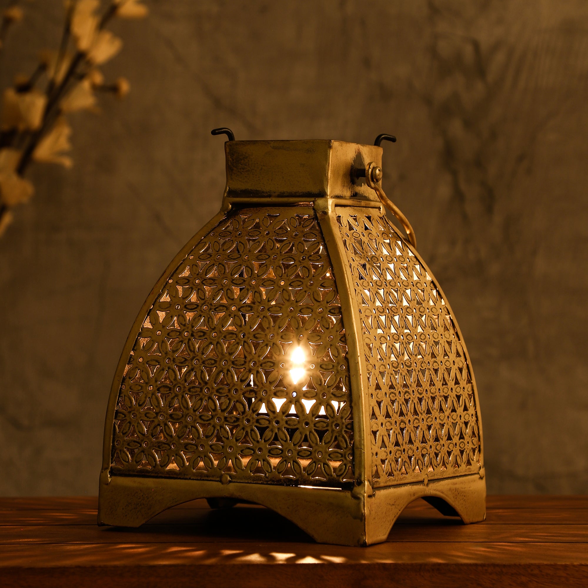 Meshed Rustic Candle Holder